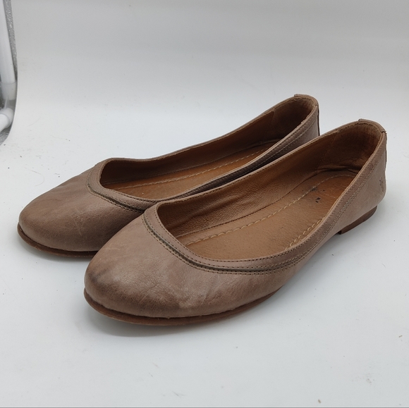 Frye Shoes - Sale - Frye Carson Taupe/Brown flats sz 8